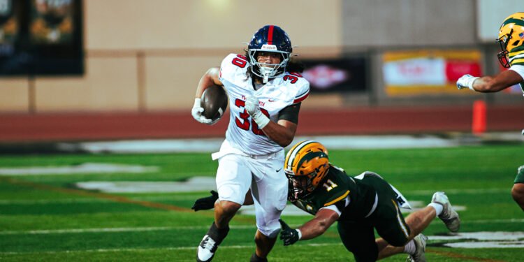 Yorba Linda Holds Off Edison in Final Minutes for 21-17 Win