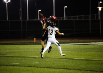 Sunny Hills Outlasts Westminster in Back-and-Forth Battle, 28–20