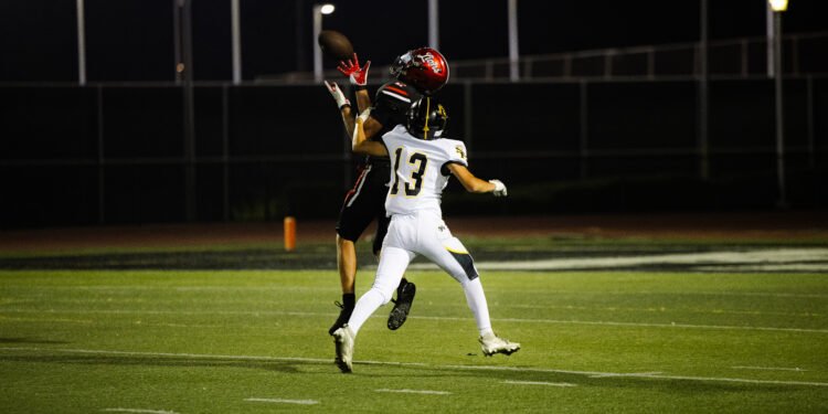 Sunny Hills Outlasts Westminster in Back-and-Forth Battle, 28–20