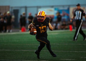 Mission Viejo Stuns Folsom in 53–14 Statement Win