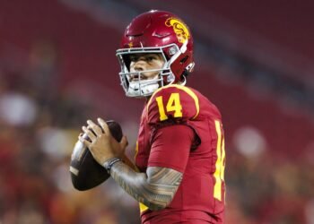 Jayden Maiava Continues to Impress as Maxwell Award Candidate