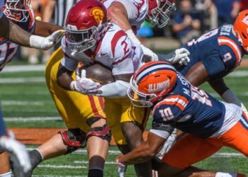USC Falls to Illinois, Undefeated Streak Snapped 